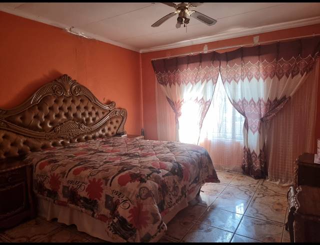 3 BEDROOM HOUSE FOR SALE IN SEBOKENG ZONE 10